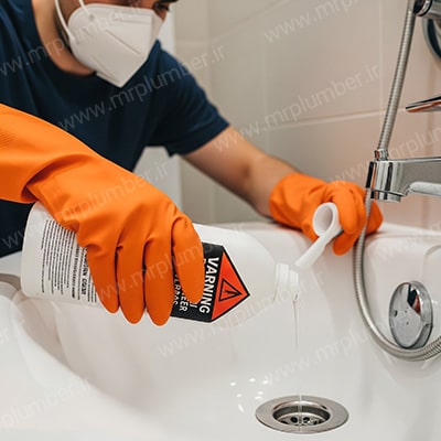 نکات ایمنی در استفاده از مواد شیمیایی و روش های خانگی در رفع گرفتگی وان حمام